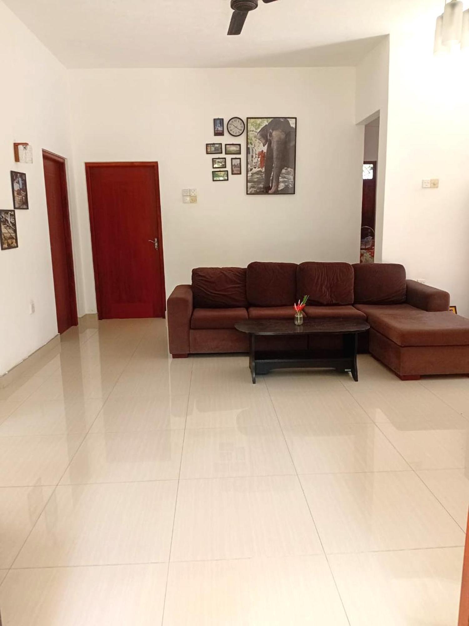 ברוואלה Guesthouse Dilush מראה חיצוני תמונה